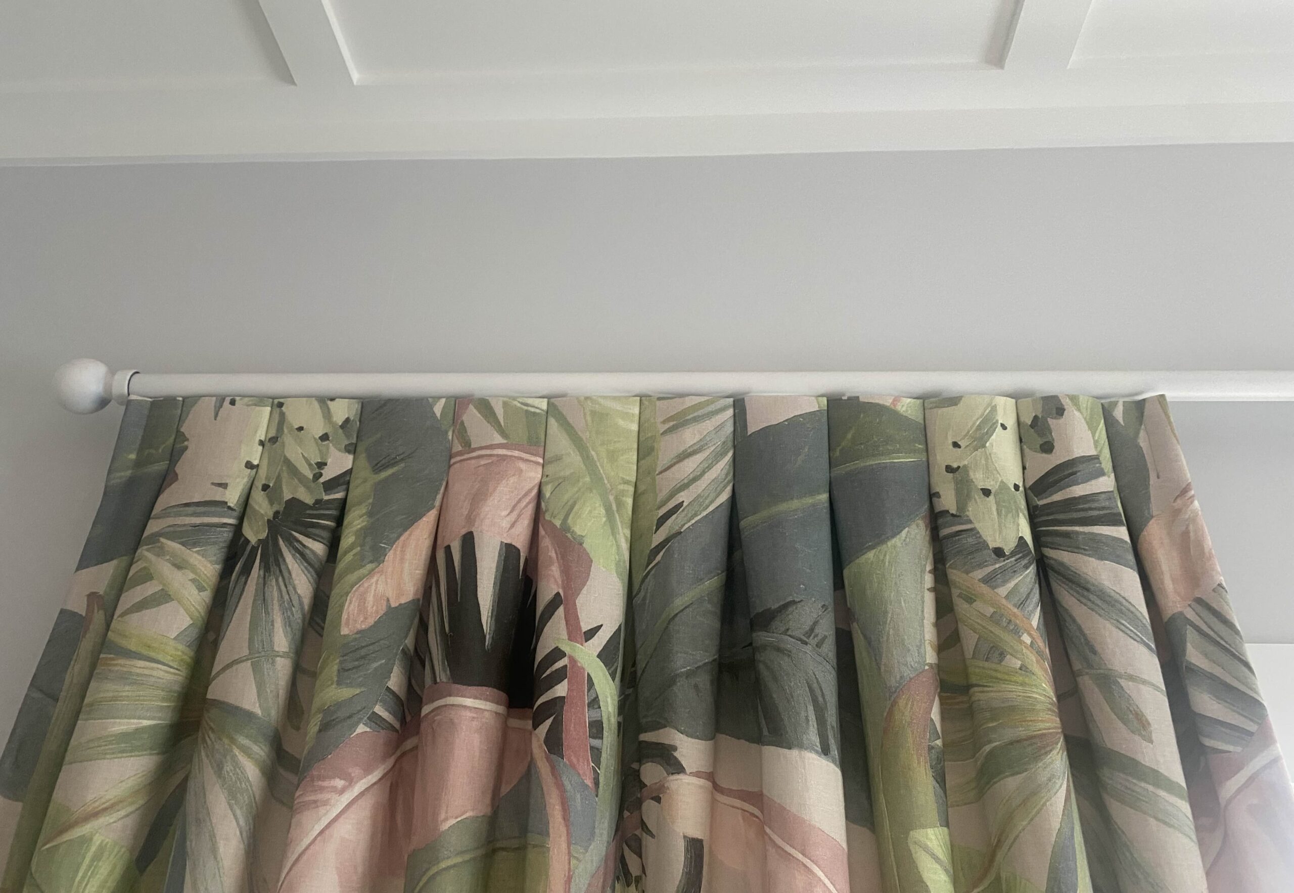 Patterned box pleat curtain style